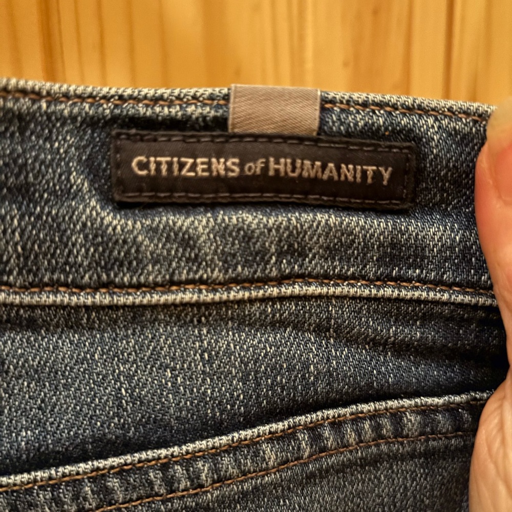 Citizens of humanity Blue Jeans size 27 (measures 30”X26”) - Picture 4 of 5